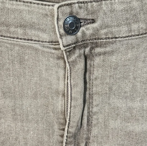 Chicos Platinum Jeggings 5 Items $10 - Picture 4 of 7